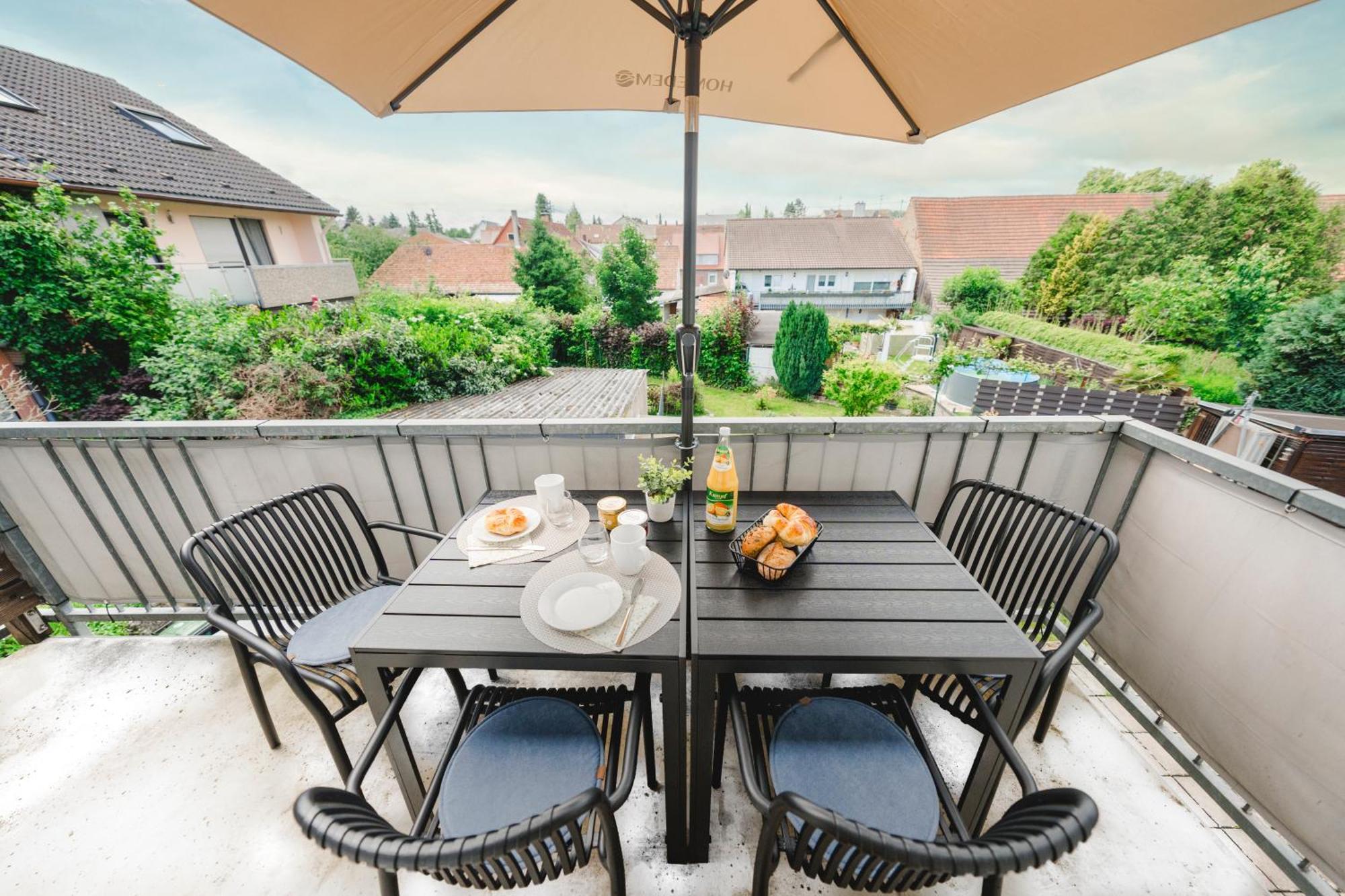 Stadtrand Oase Karlsruhe Mit Balkon Extérieur photo